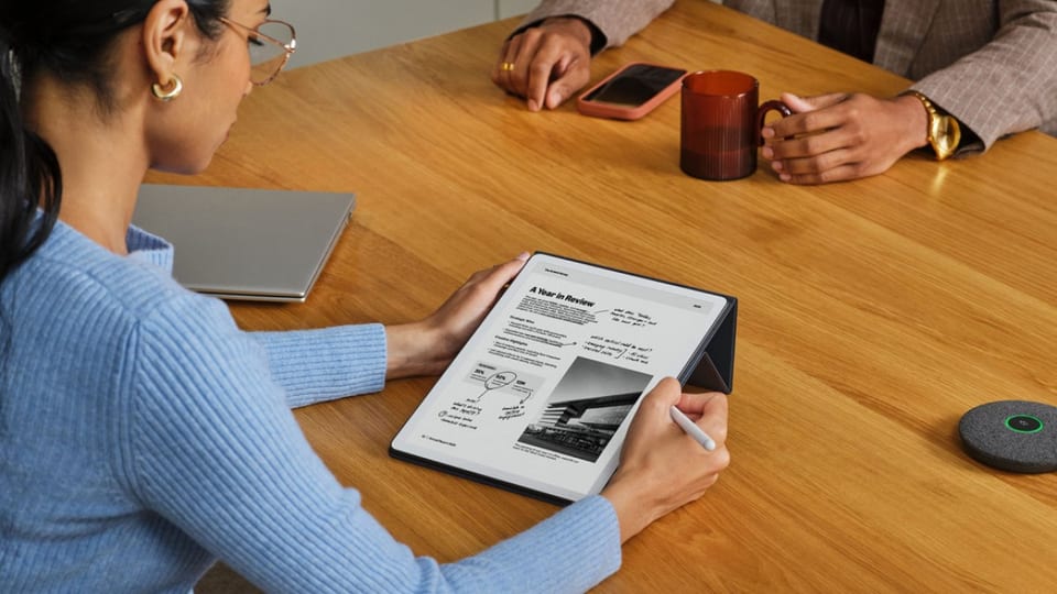آمازون Kindle Scribe رنگی و فوق‌باریک را معرفی کرد؛ کتاب‌خوان‌ها وارد عصر جدید می‌شوند