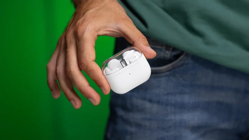 تحول در طراحی Galaxy Buds 4؛ آیا سامسونگ با طرح مثلثی خداحافظی می‌کند؟ تصاویر جدید از بازطراحی کامل خبر می‌دهند