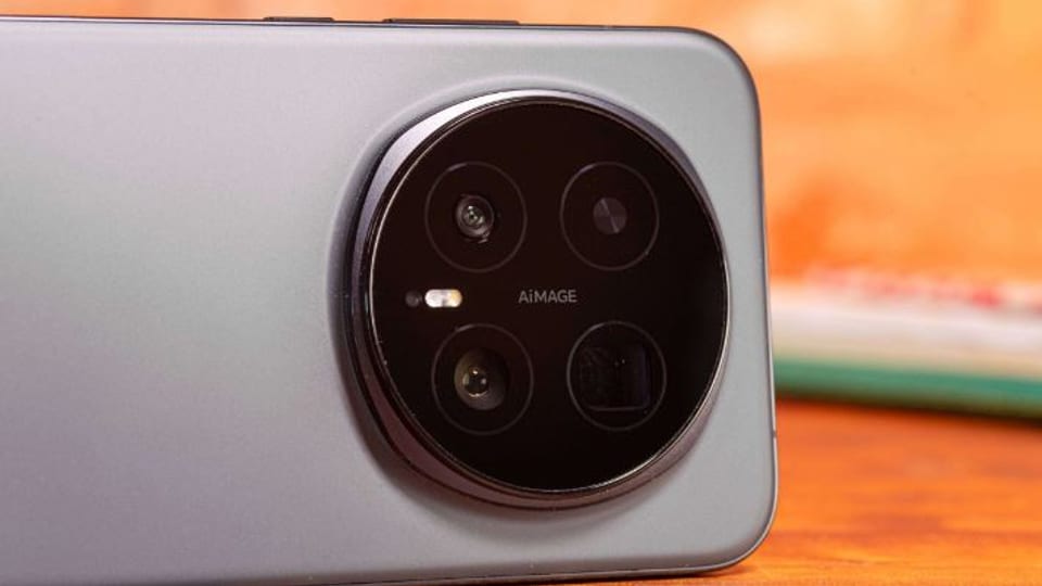 جعبه‌گشایی Honor Magic8 Pro؛ دکمه فیزیکی دوربین و سورپرایزهای داخل جعبه