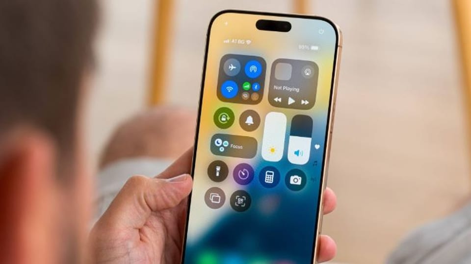 رونمایی از CMF Phone 2 Pro در هند: شارژر همراه گوشی، هدیه ویژه Nothing