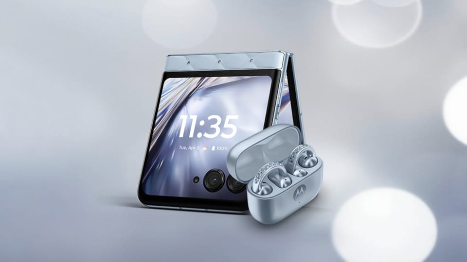 رونمایی موتورولا از گوشی تاشوی Razr 2025 با طراحی مشترک با سواروفسکی