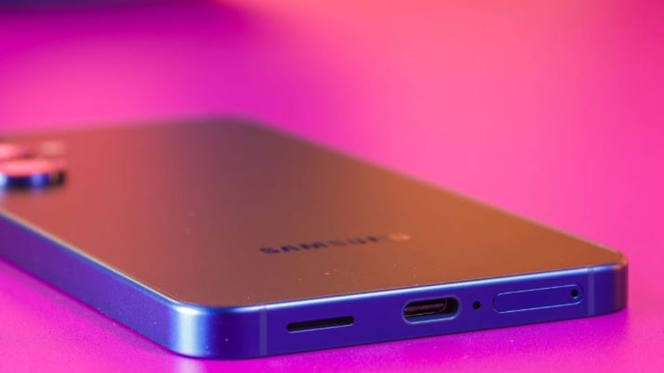 سامسونگ گلکسی S26 Pro یا S26 معمولی؟ جزئیات صفحه‌نمایش و باتری فاش شد