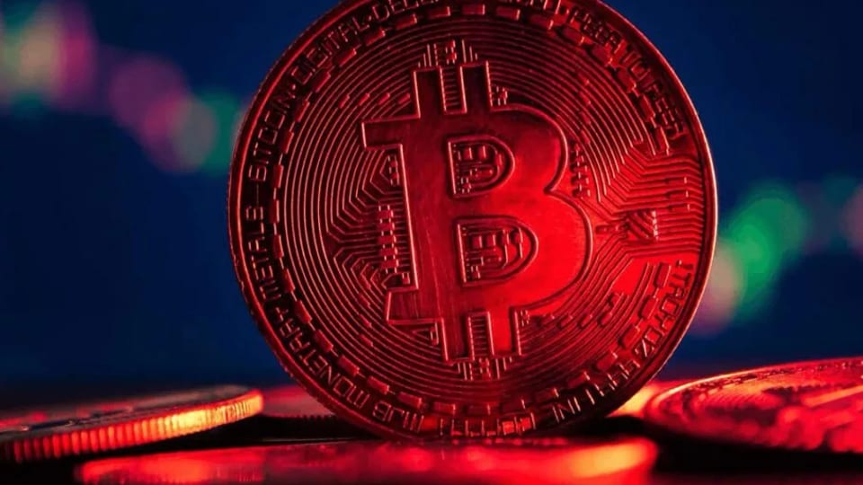 سقوط آزاد بازار رمزارزها: بیتکوین با 15% کاهش به 77 هزار دلار رسید