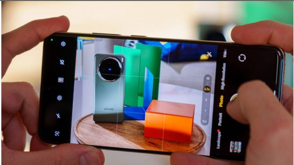 مشخصات دوربین Vivo X300 Pro فاش شد؛ پریسکوپ ۲۰۰ مگاپیکسلی در راه است