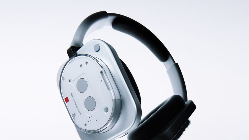 هدفون Nothing Headphone (1): ورود پرچمدار ناتینگ با طراحی شفاف و 80 ساعت شارژدهی
