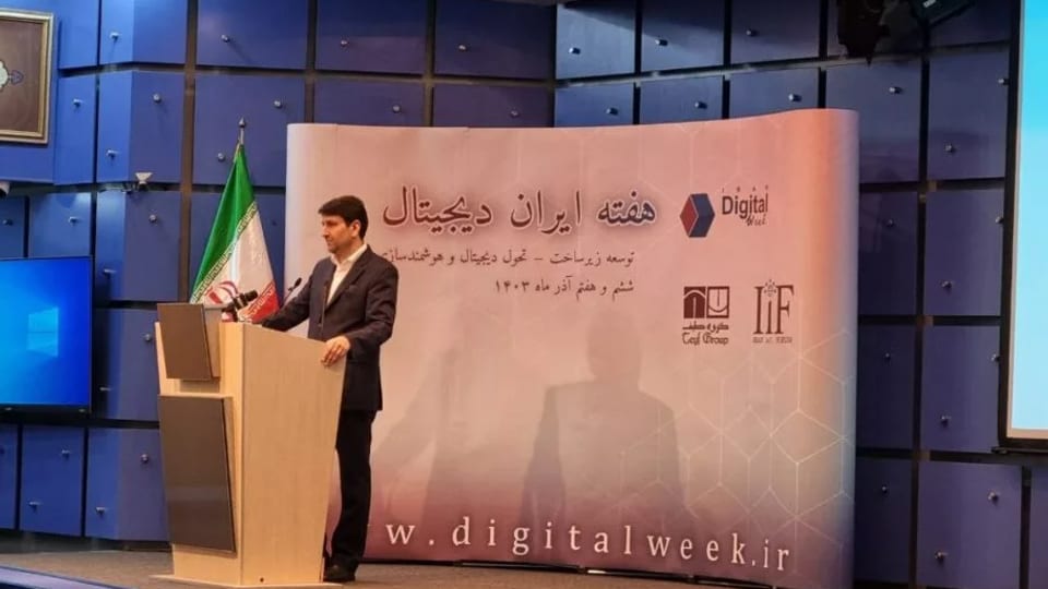 وزیر ارتباطات: برای توسعه فیبر نوری، واردات تجهیزات را در دستور کار قرار دادیم