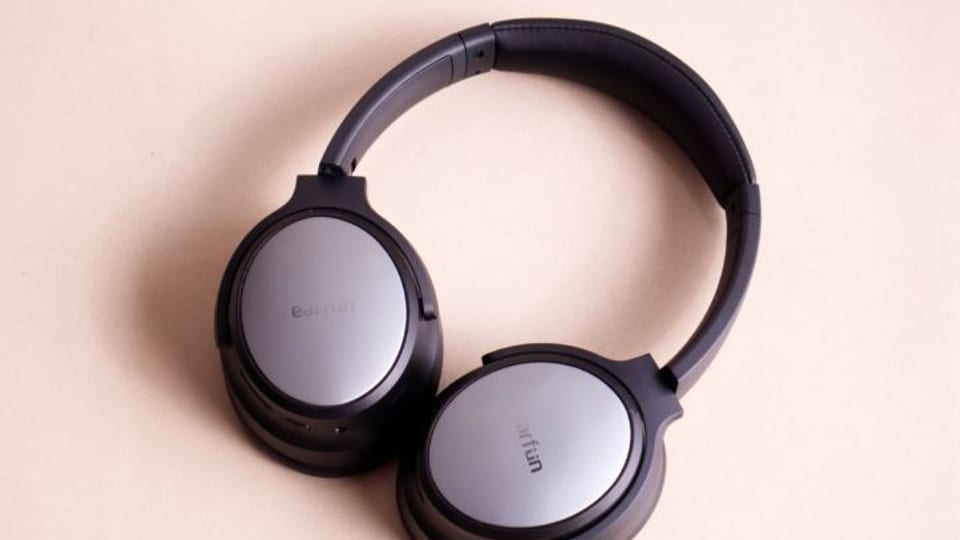 EarFun Tune Pro با باتری قدرتمند و قیمت ۷۰ دلاری؛ ارزش خرید دارد