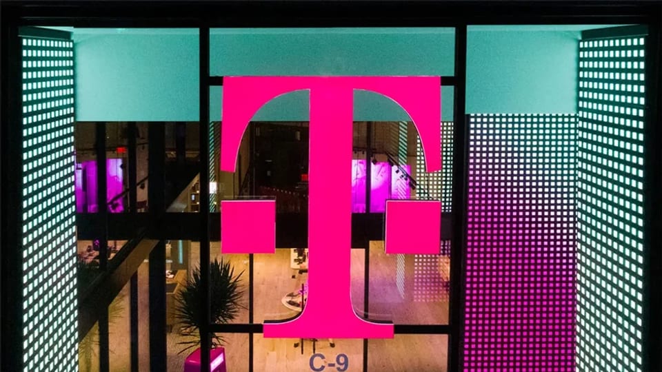FCC به T-Mobile هشدار داد؛ فرصت تا سه‌ماهه اول ۲۰۲۶ برای فعال کردن فرکانس ۳.۴۵ گیگاهرتز