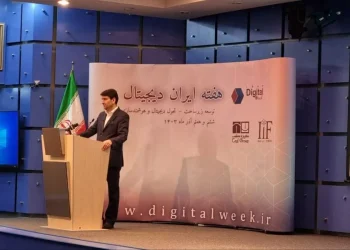 وزیر ارتباطات: برای توسعه فیبر نوری، واردات تجهیزات را در دستور کار قرار دادیم