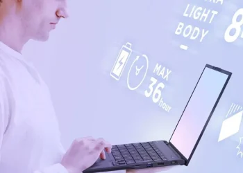 فوجیتسو با لپ‌تاپ 848 گرمی، استاندارد سبکی را شکست