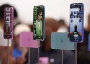 iOS 18.4: اپلیکیشن Vision Pro به آیفون می‌آید