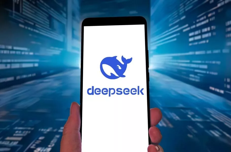 اپلیکیشن DeepSeek در آیفون اطلاعات کاربران را بدون رمزنگاری به سرورهای خود ارسال میکند