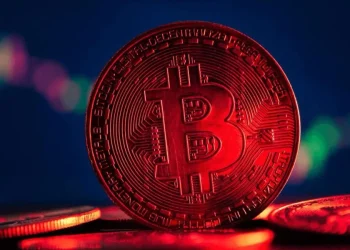 سقوط آزاد بازار رمزارزها: بیت‌کوین با 15% کاهش به 77 هزار دلار رسید