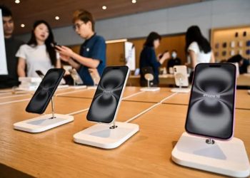 iOS 18.4.1 رسماً منتشر شد - اپل تأکید می‌کند این آپدیت امنیتی حیاتی است
