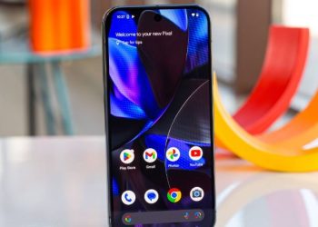 گوگل چه رازی در آستین دارد؟ Pixel 10 با نمایشگری دوستدار چشم معرفی می‌شود
