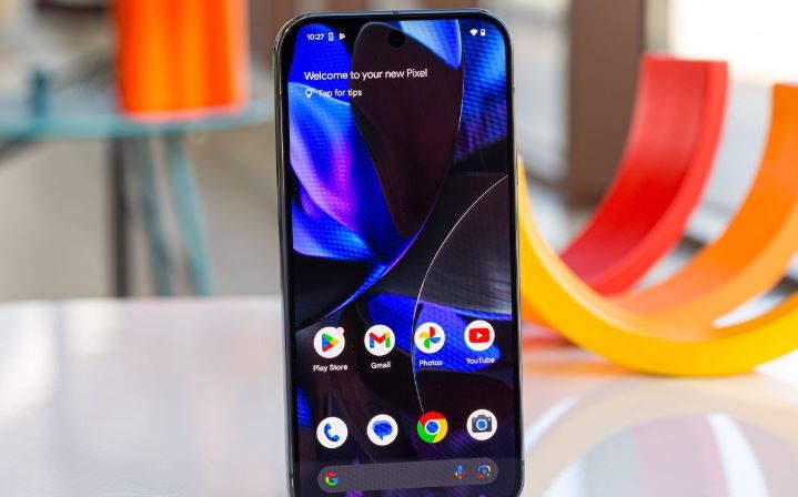 گوگل چه رازی در آستین دارد؟ Pixel 10 با نمایشگری دوستدار چشم معرفی میشود