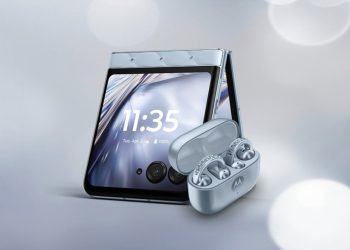 رونمایی موتورولا از گوشی تاشوی Razr 2025 با طراحی مشترک با سواروفسکی
