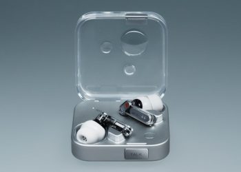 اولین رونمایی رسمی از Nothing Ear (3)؛ ایربادهایی با طراحی شفاف و دکمه TALK مرموز