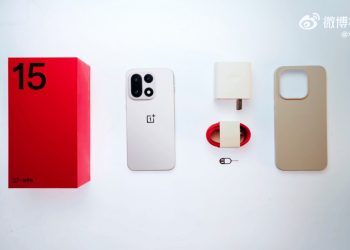جعبه‌گشایی رسمی OnePlus 15؛ شارژر و قاب اختصاصی همچنان در بسته‌بندی