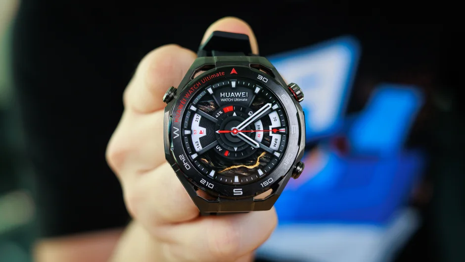 Huawei Watch Ultimate 2 بررسی شد: نمایشگر ۳۵۰۰ نیت، ارتباط زیرآبی و مقاومت تا عمق ۱۵۰ متر