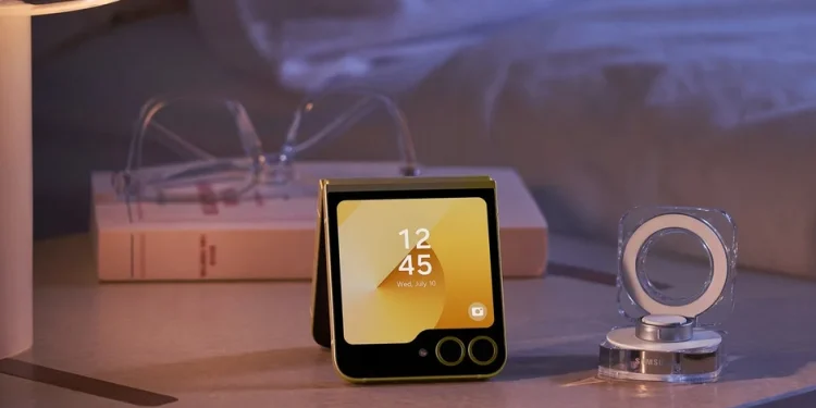 Gemini گوگل به Galaxy Z Flip 6 رسید؛ استفاده بدون نیاز به باز کردن گوشی ممکن شد