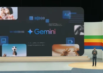 سردرگمی کاربران پیکسل با Gemini؛ چرا هنوز باید برای فعال‌سازی بگوییم «هی گوگل»