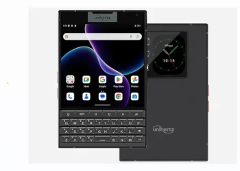 بازگشت پاسپورت‌گونه بلک‌بری با اندروید ۱۵؛ Titan 2 با تخفیف هالووین عرضه شد