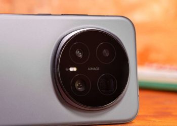 جعبه‌گشایی Honor Magic8 Pro؛ دکمه فیزیکی دوربین و سورپرایزهای داخل جعبه