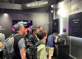 سامسونگ تولید انبوه نمایشگرهای Micro-OLED برای Galaxy XR را شروع کرد؛ پایان انحصار سونی