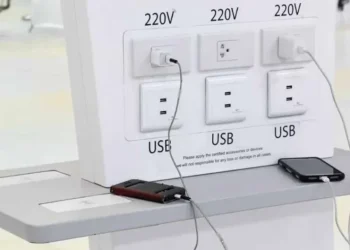 هشدار امنیتی جدید؛ اتصال به وای‌فای یا شارژرهای عمومی ممکن است اطلاعات شما را سرقت کند